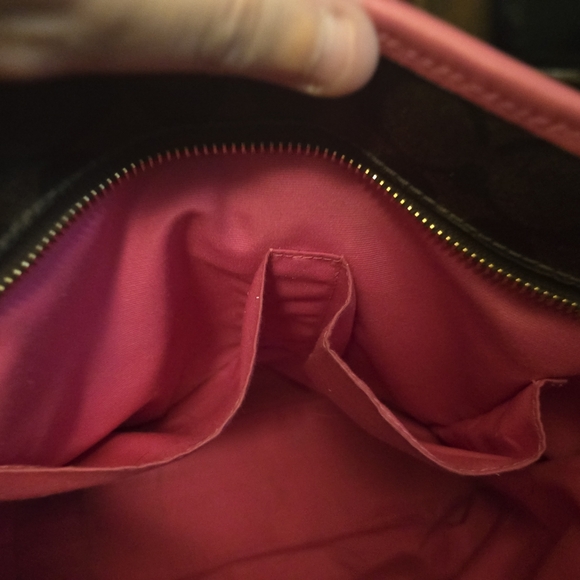 Authentic Coach purse in EUC - Picture 6 of 16